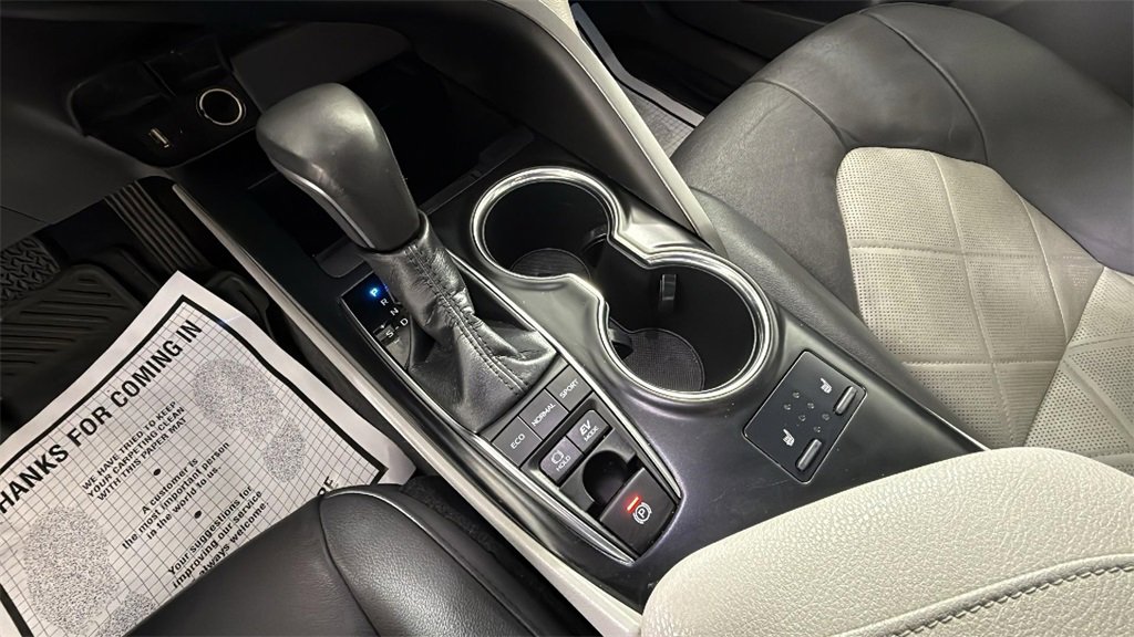 Used 2019 Toyota Camry XLE image 24