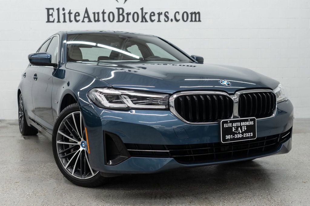 Used 2023 BMW 530e xDrive w/ Premium Package image 44