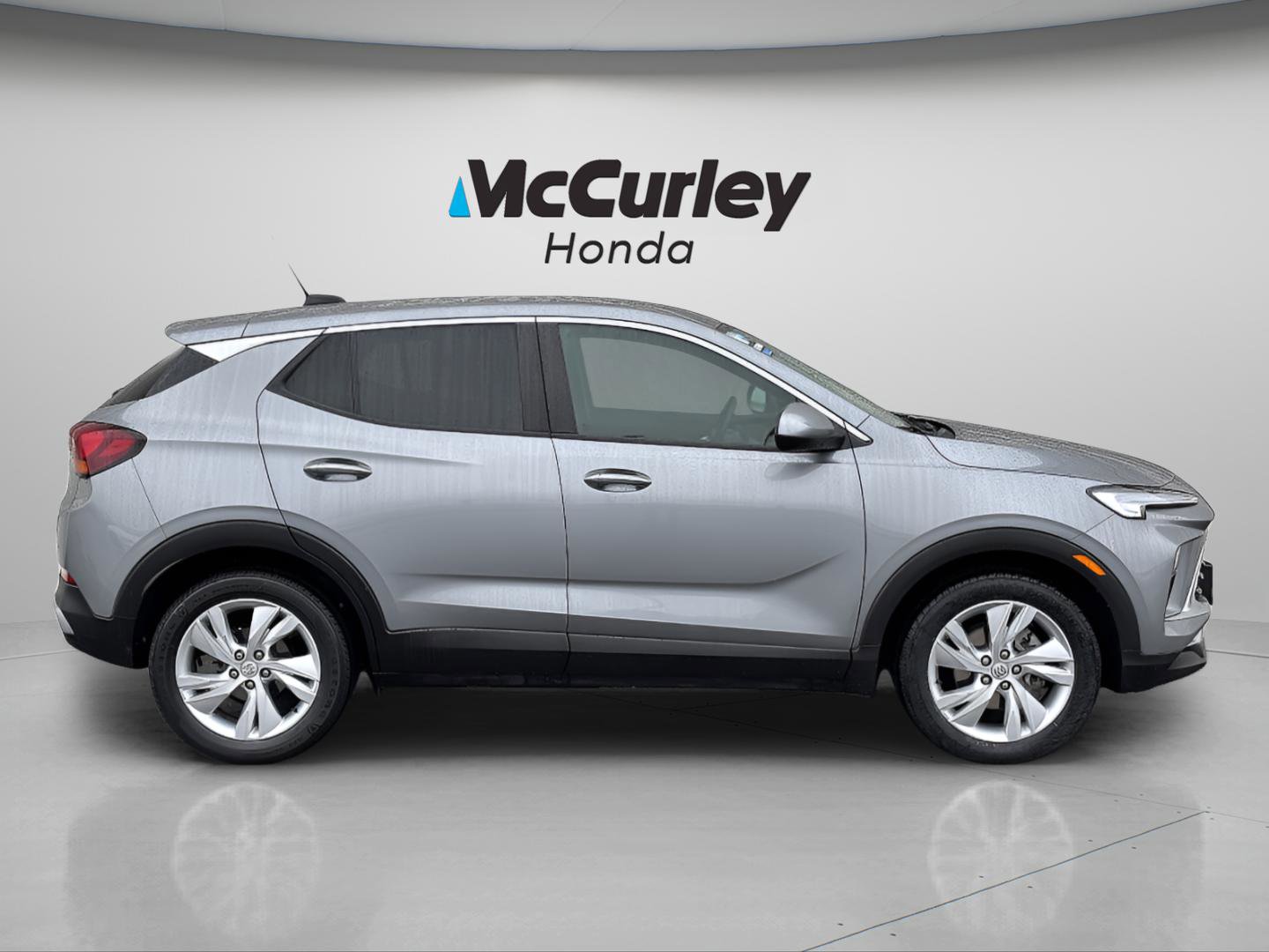 Used 2024 Buick Encore GX Preferred image 2