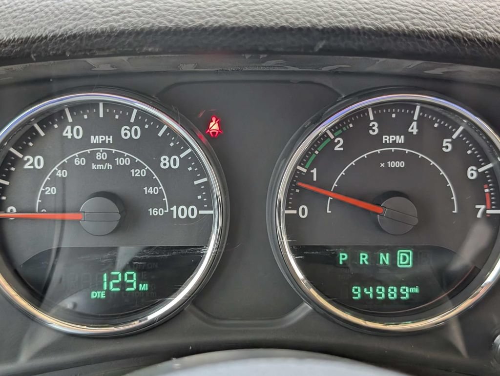 Used 2015 Jeep Wrangler Unlimited Rubicon w/ Max Tow Package AWD/4WD image 27