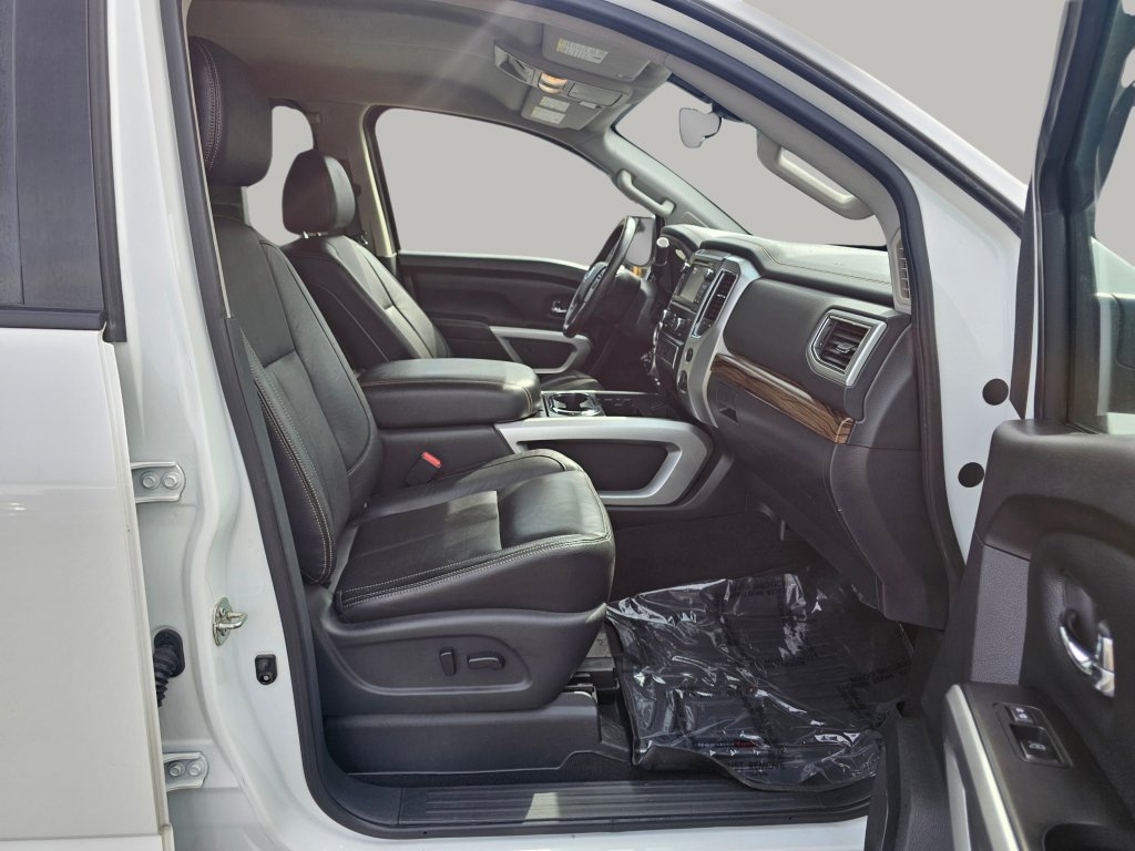 Used 2017 Nissan Titan SL AWD/4WD image 24
