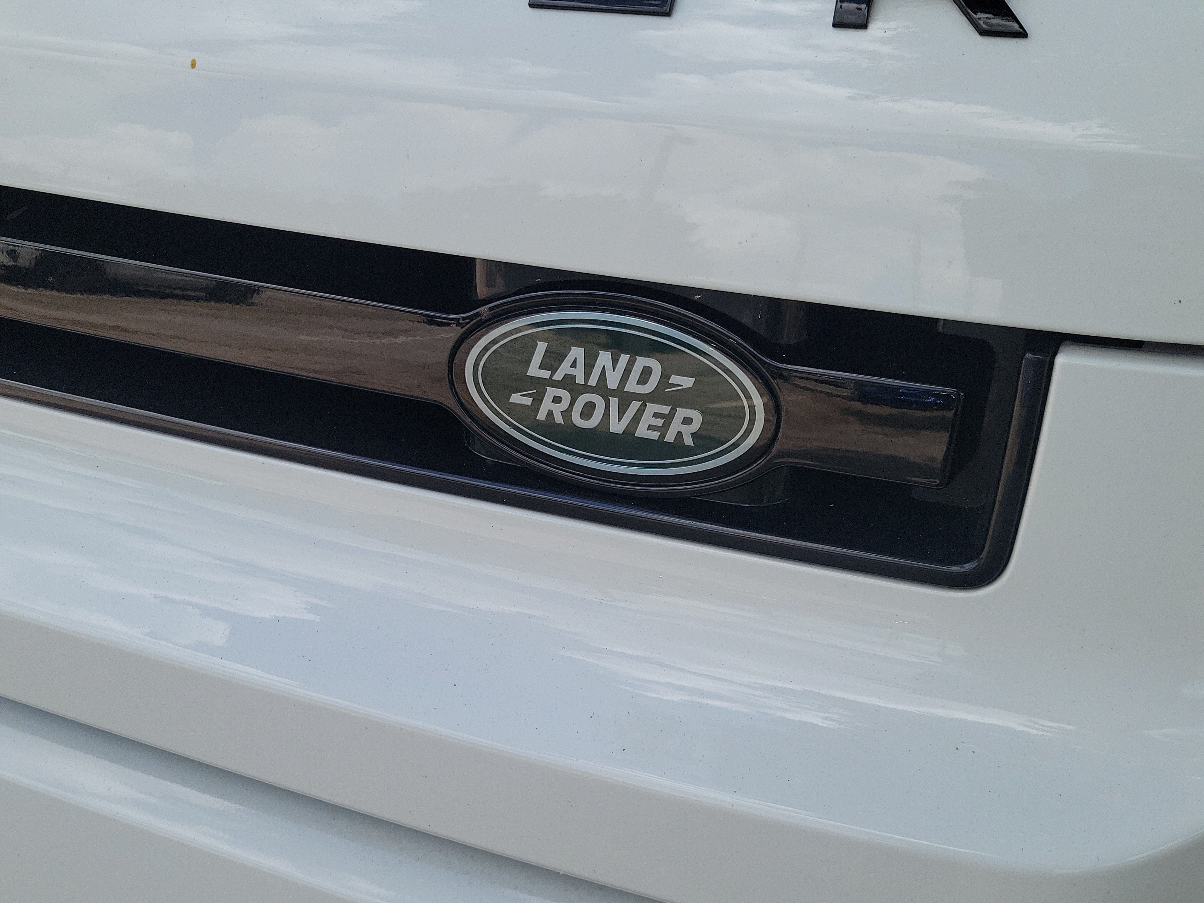 Used 2020 Land Rover Defender 110 SE AWD/4WD image 5