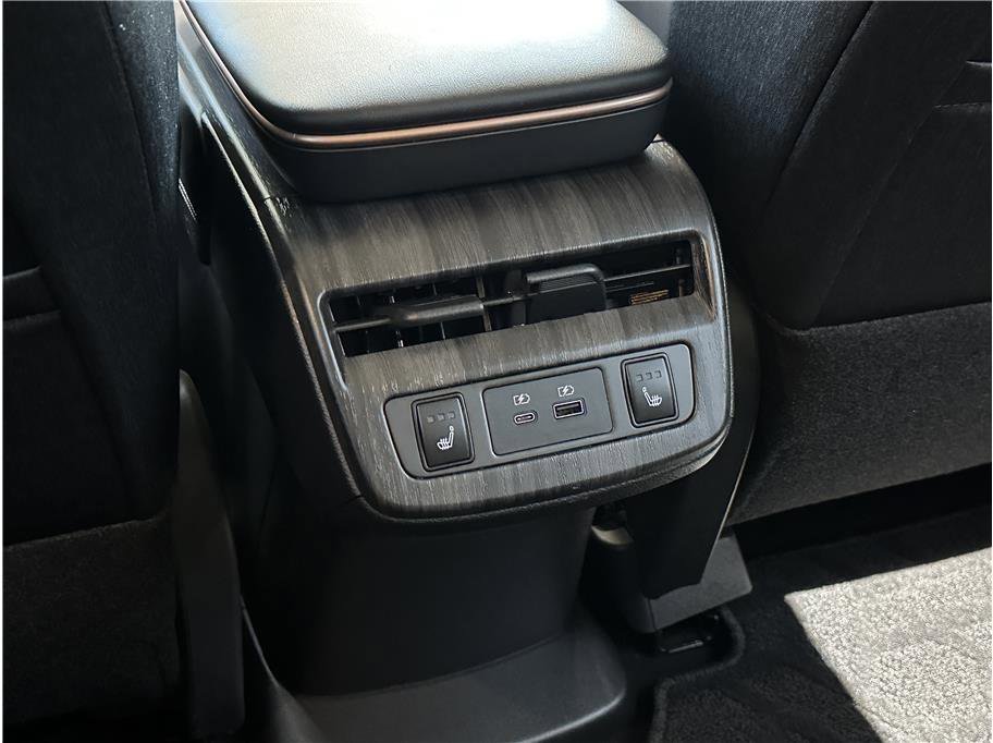 Used 2024 Nissan Ariya AWD image 24