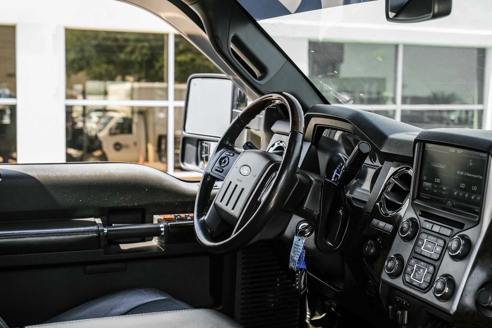 Used 2014 Ford F250 Platinum w/ FX4 Off-Road Package AWD/4WD image 13