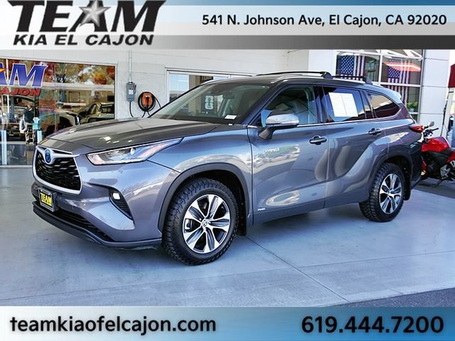 Used 2021 Toyota Highlander XLE AWD/4WD image 5