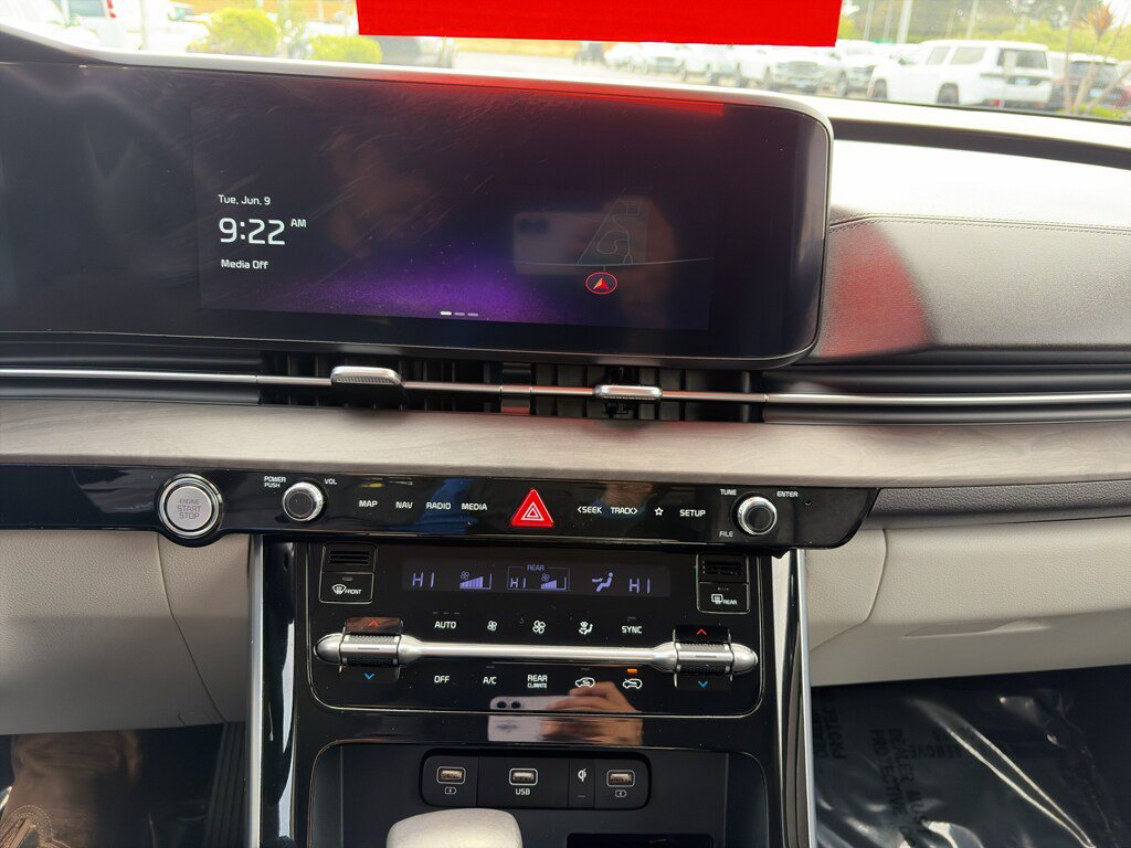 Used 2023 Kia Carnival SX FWD image 10