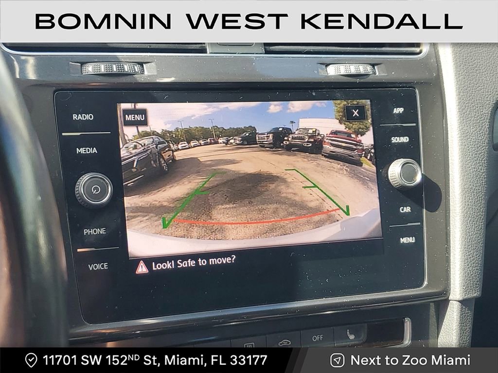 Used 2018 Volkswagen Golf SE image 25