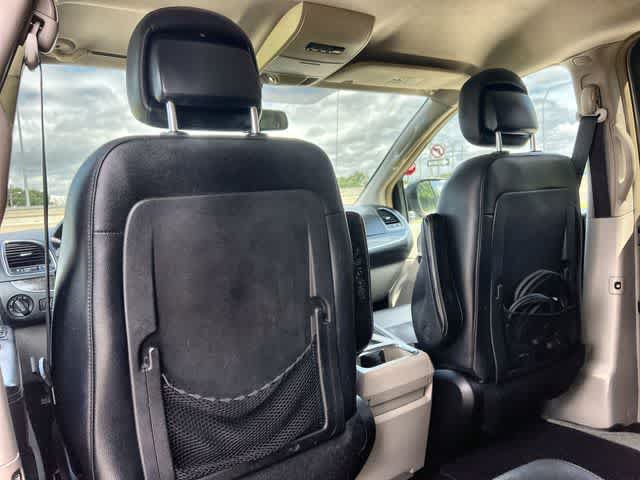 Used 2015 Chrysler Town & Country Touring w/ Driver Convenience Group FWD image 13