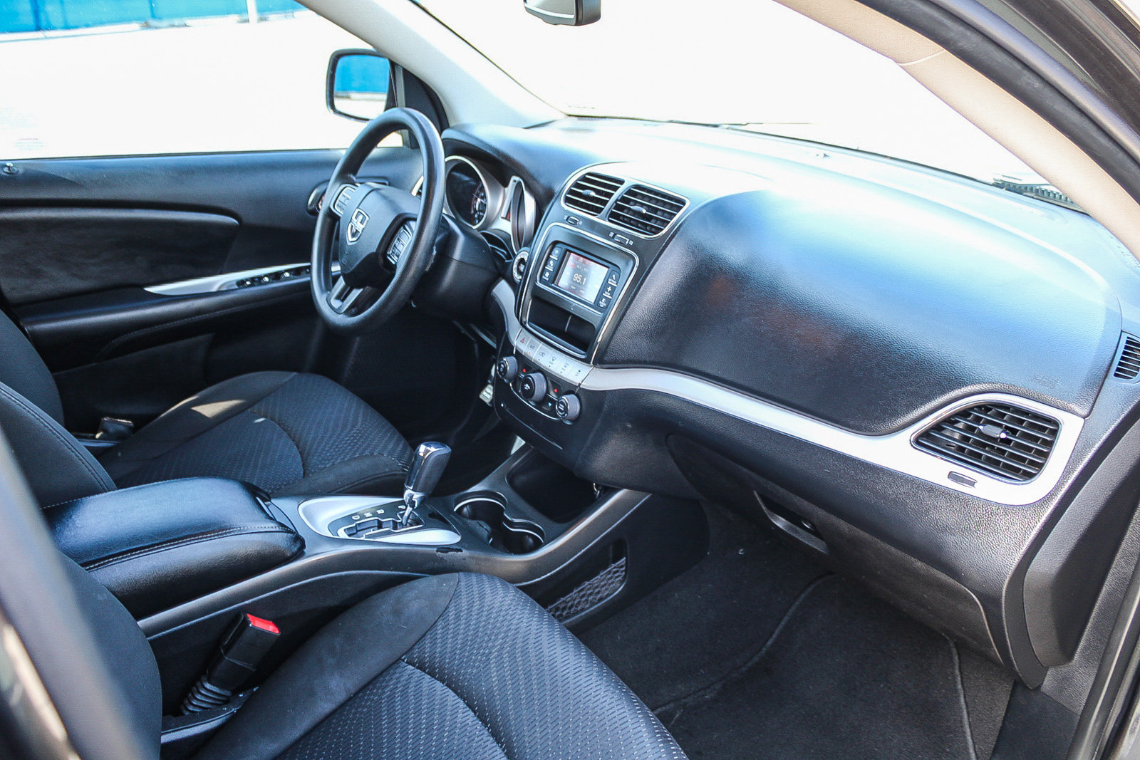 Used 2020 Dodge Journey SE FWD image 18