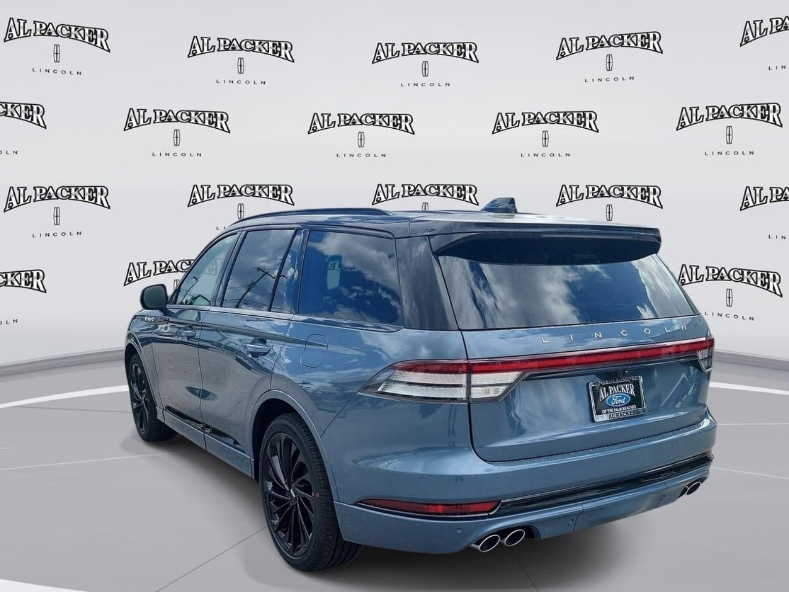 New 2027 Lincoln Aviator Reserve AWD/4WD image 3