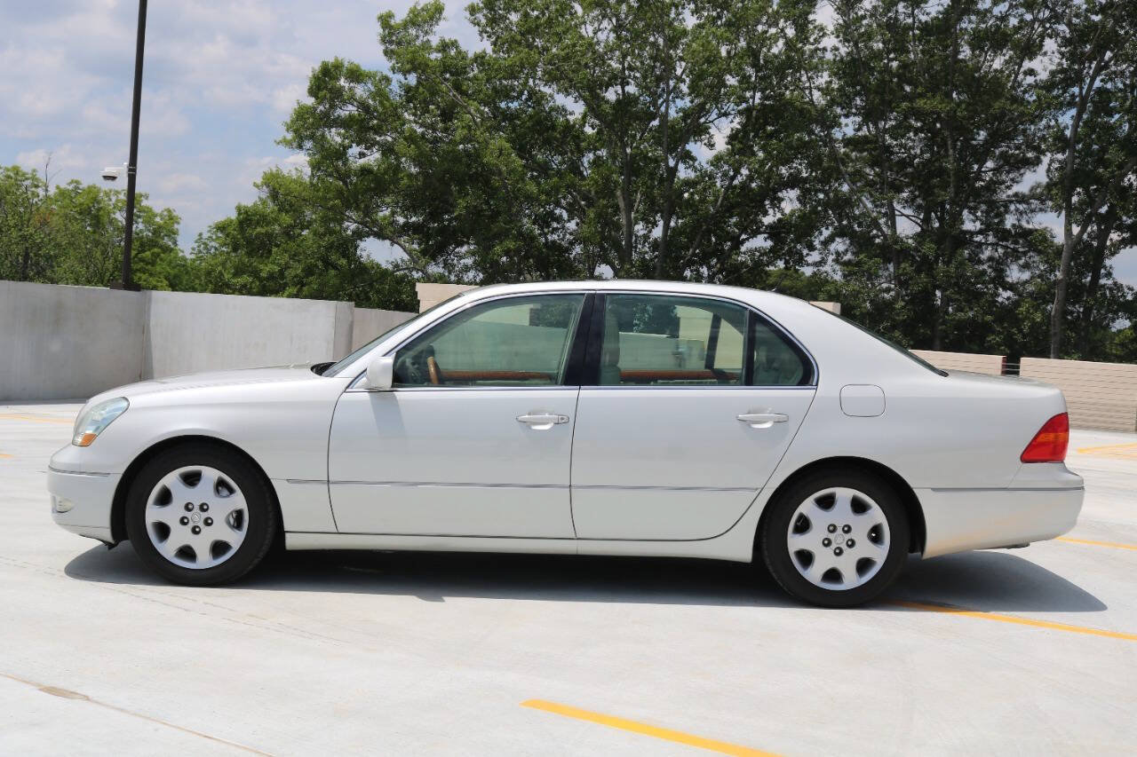 Used 2001 Lexus LS 430 RWD image 28