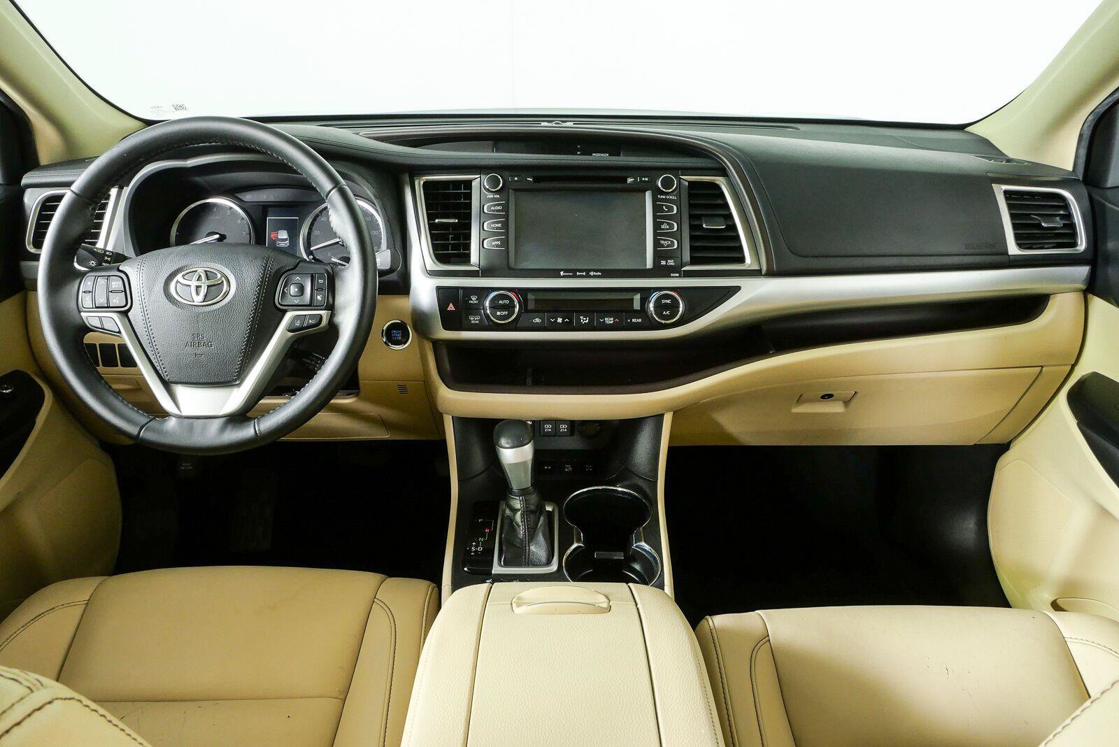 Used 2019 Toyota Highlander XLE AWD/4WD image 19