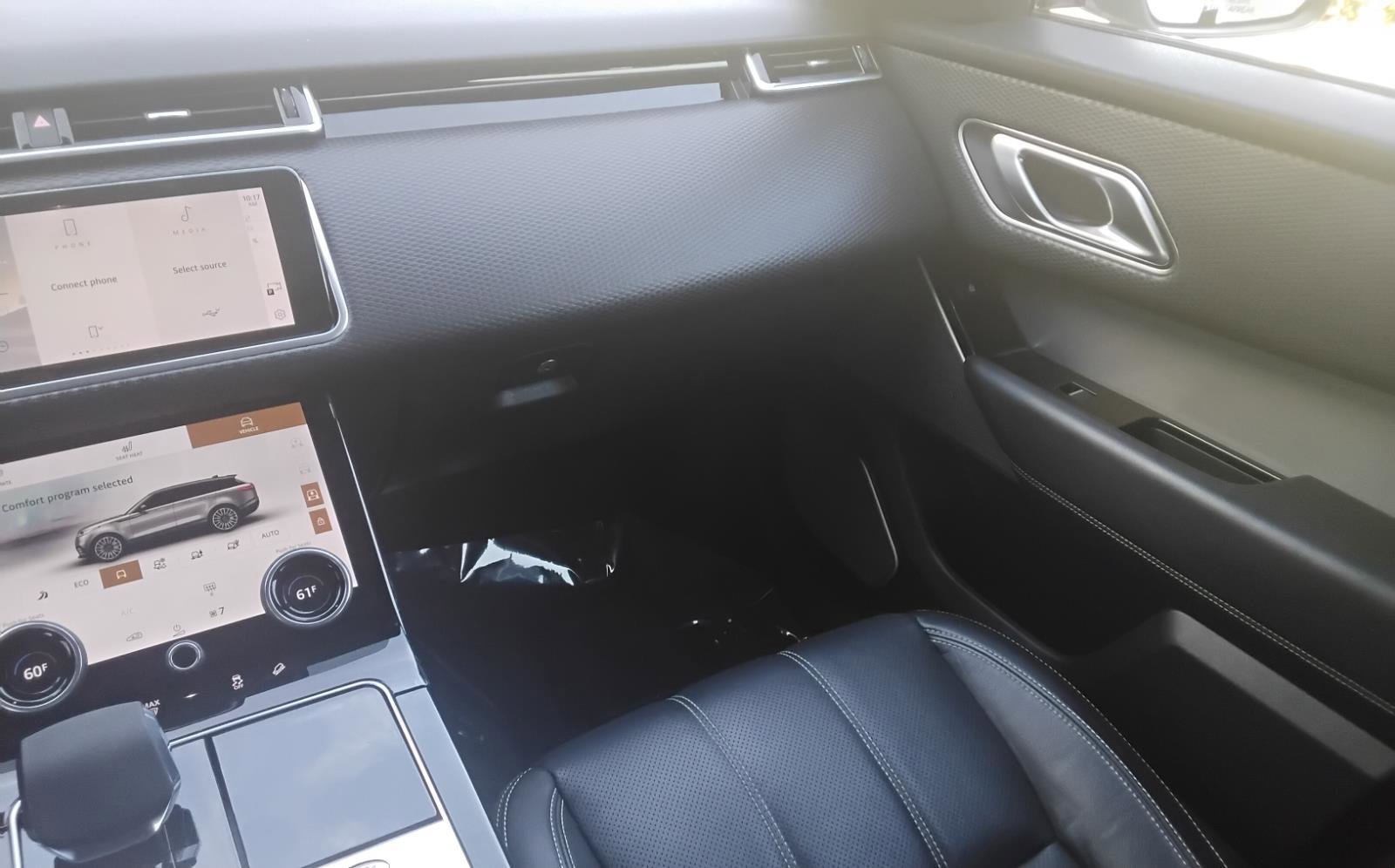 Used 2021 Land Rover Range Rover Velar R-Dynamic S image 22