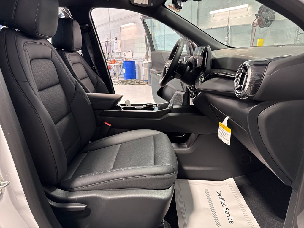 New 2026 Chevrolet Equinox LT w/ Convenience Package II FWD image 34