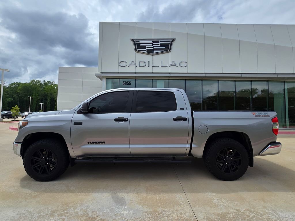 Used 2018 Toyota Tundra SR5 w/ SR5 Upgrade Package AWD/4WD image 2