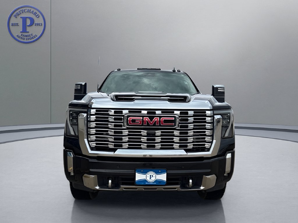 Used 2024 GMC Sierra 2500 Denali AWD/4WD image 2