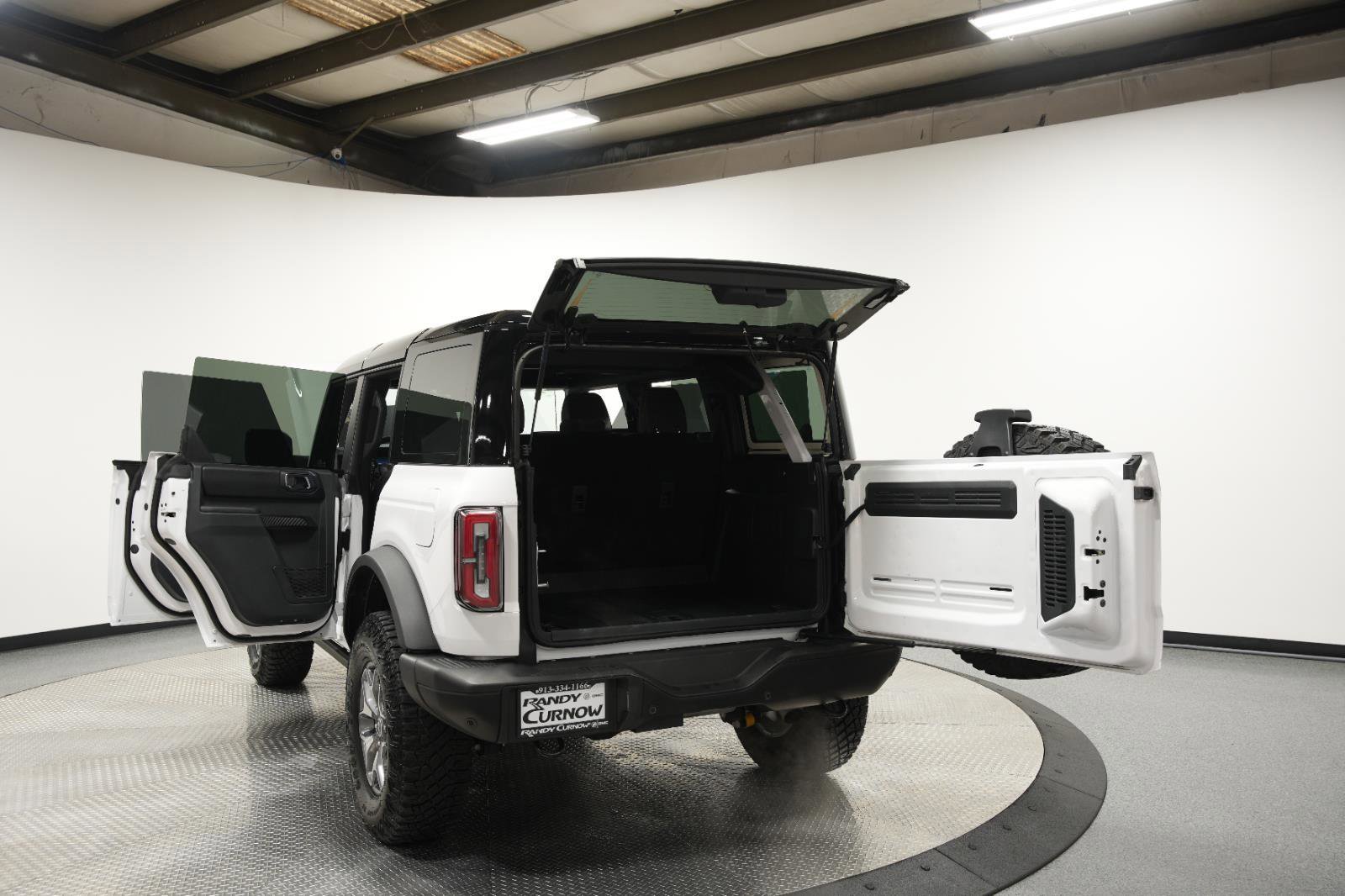 Used 2025 Ford Bronco Badlands image 12