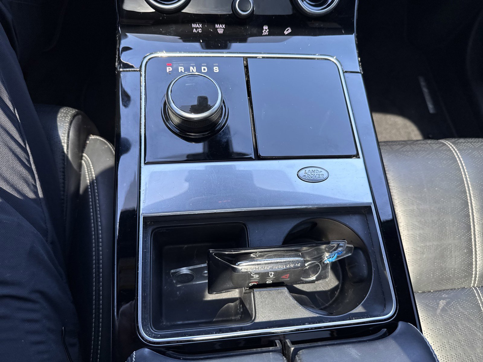 Used 2019 Land Rover Range Rover Velar R-Dynamic HSE AWD/4WD image 24