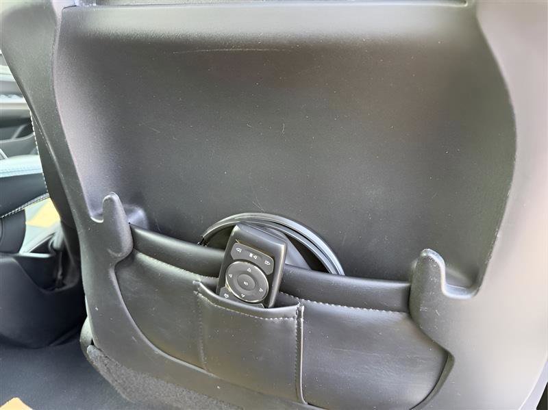 Used 2021 Chrysler Pacifica Touring w/ Uconnect Theater Family Group image 37