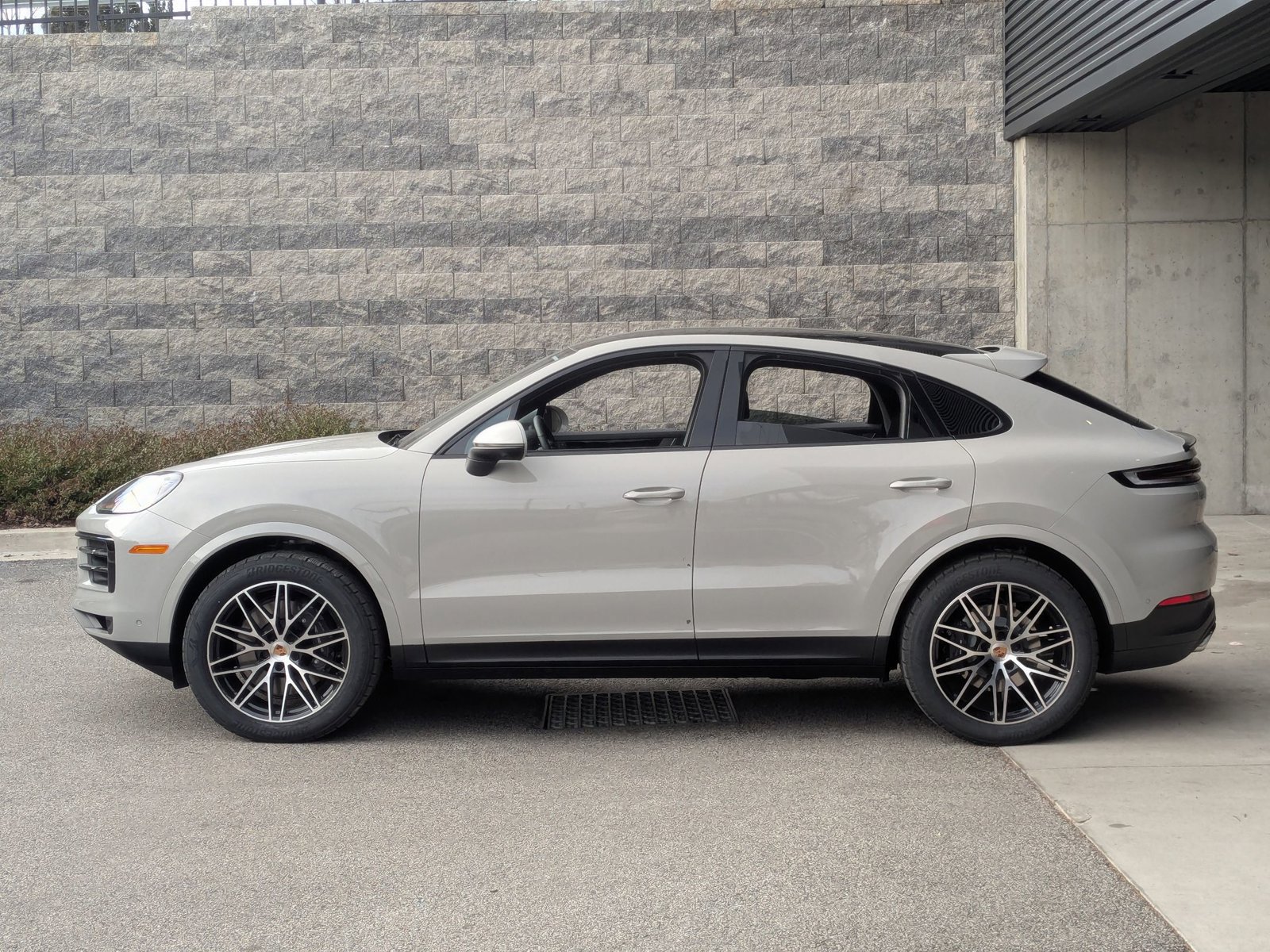 New 2026 Porsche Cayenne Coupe AWD/4WD video 2