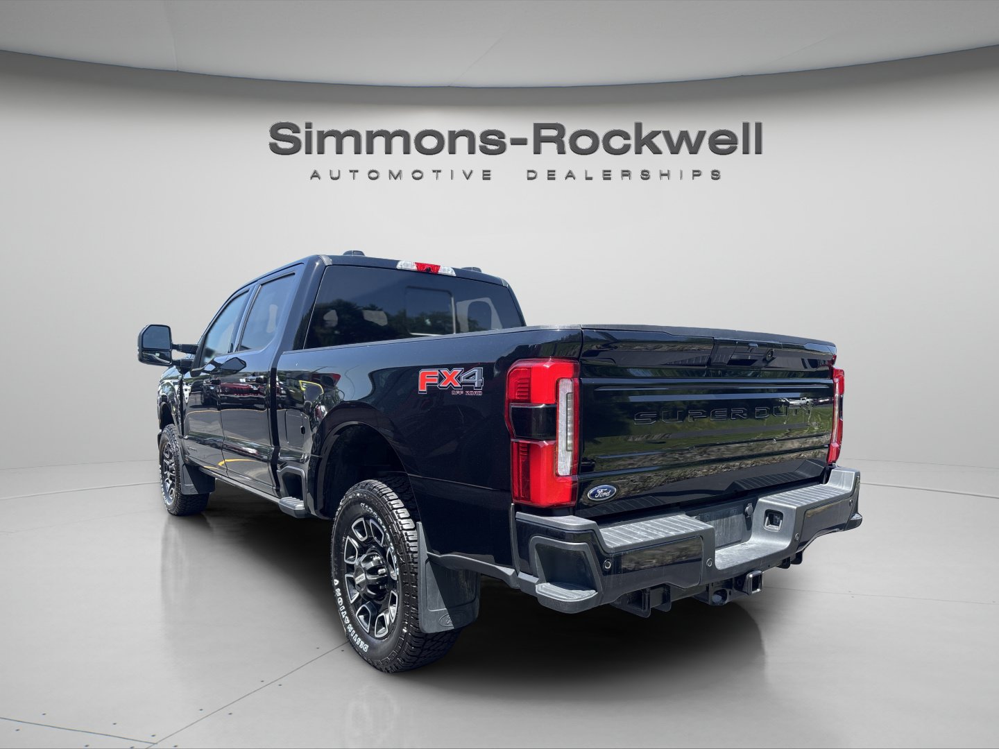 Used 2025 Ford F250 Platinum AWD/4WD image 3