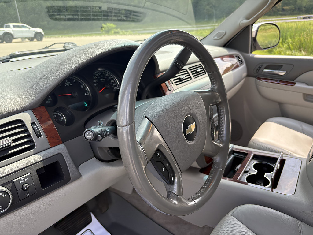Used 2010 Chevrolet Tahoe LTZ RWD image 31