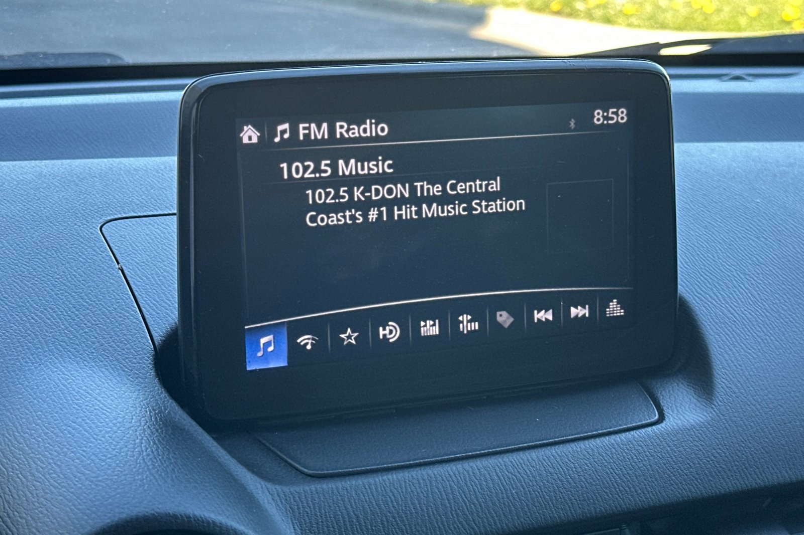 Used 2020 Toyota Yaris LE image 20