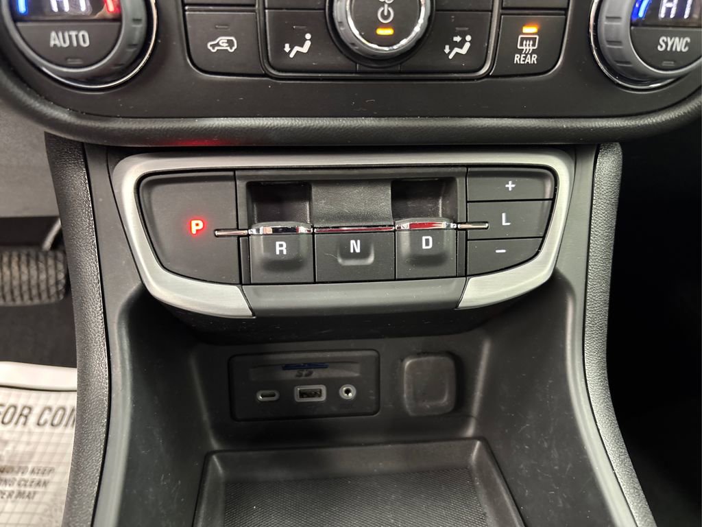 Used 2022 GMC Terrain SLT image 30