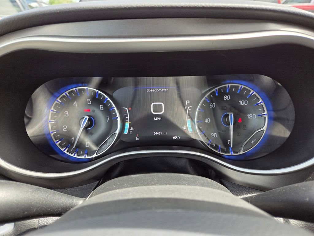 Used 2024 Chrysler Pacifica Touring-L FWD image 31