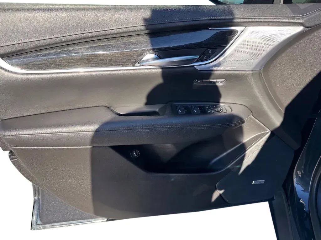 Used 2021 Cadillac XT5 Premium Luxury AWD/4WD image 12