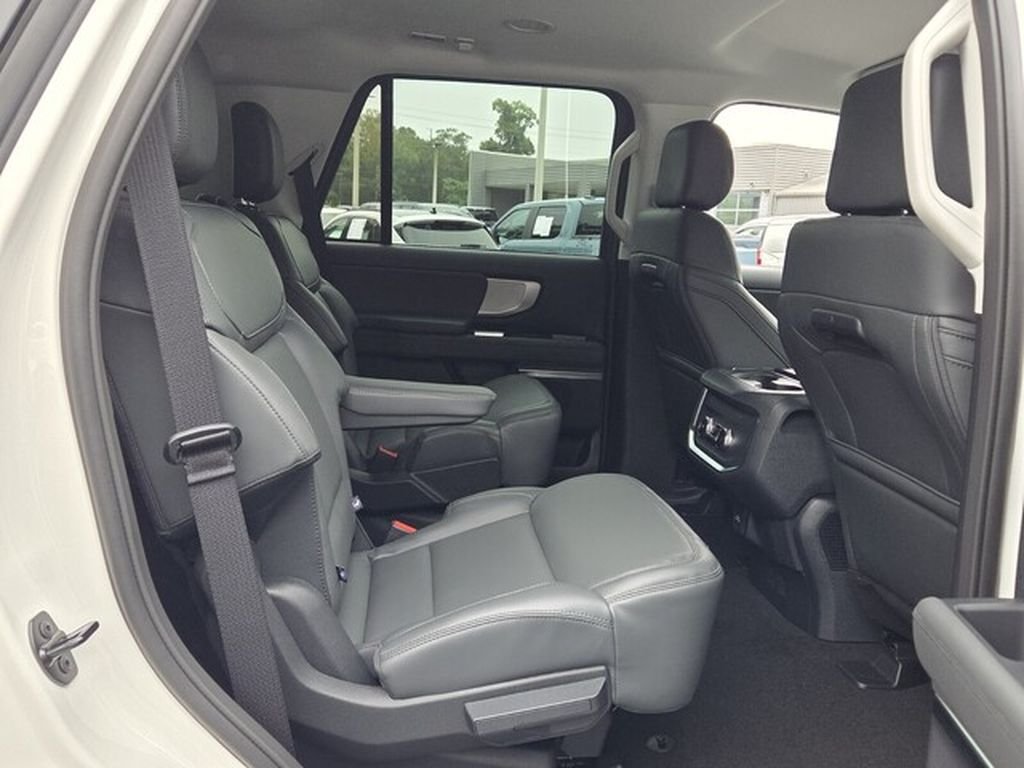 New 2027 Ford Expedition Active RWD image 18