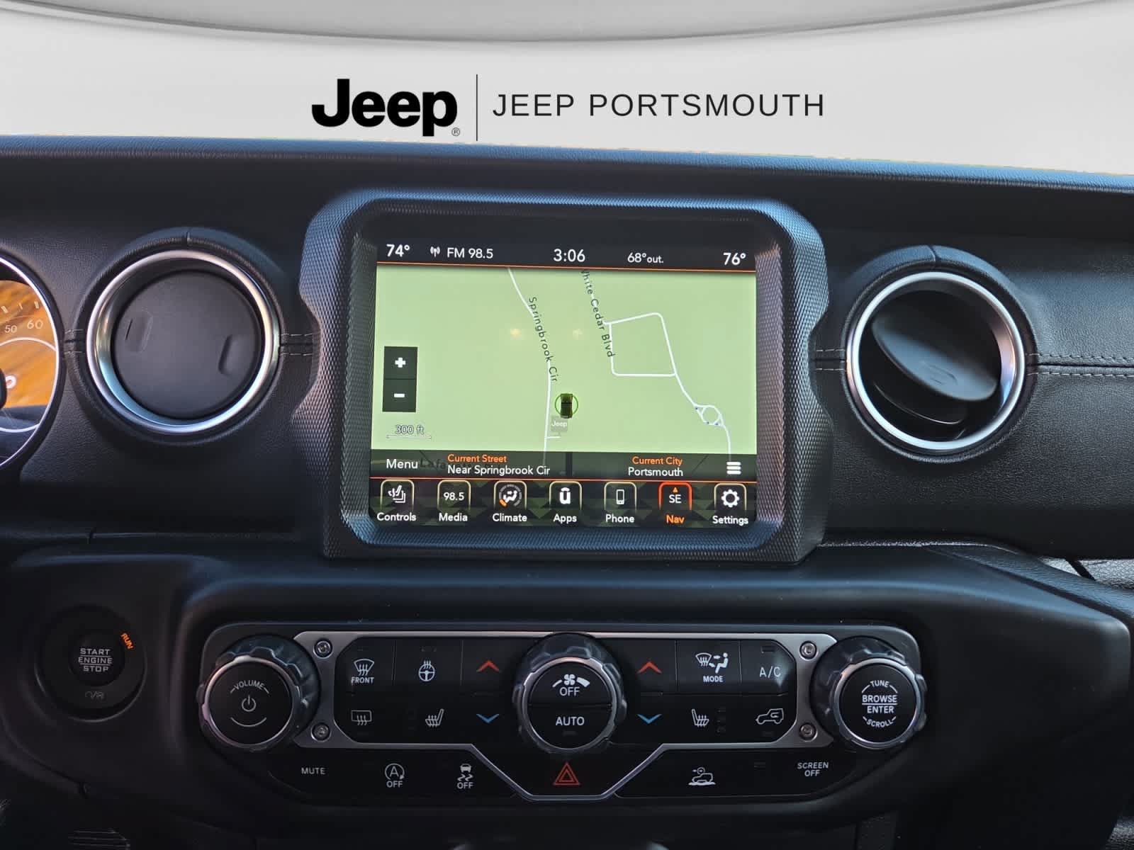 Used 2021 Jeep Wrangler Unlimited Sahara w/ Dual Top Group AWD/4WD image 13