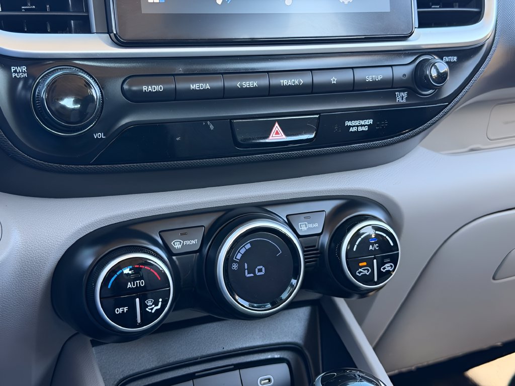 Used 2025 Hyundai Venue SEL FWD image 18