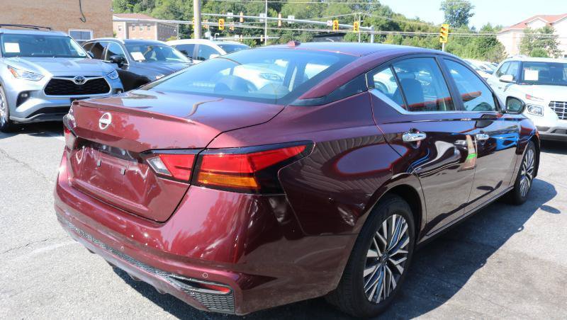 Used 2025 Nissan Altima 2.5 SV FWD image 5