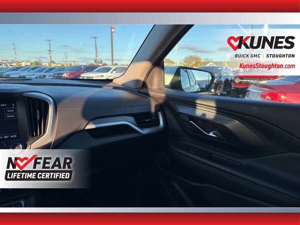 Used 2024 GMC Terrain SLT image 40
