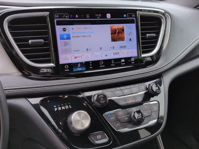 Used 2022 Chrysler Pacifica Limited w/ Uconnect Theater Family Group AWD/4WD image 29