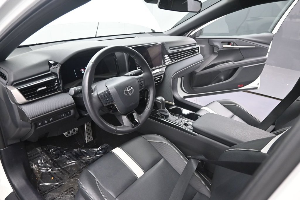 Used 2025 Toyota Camry SE FWD image 17