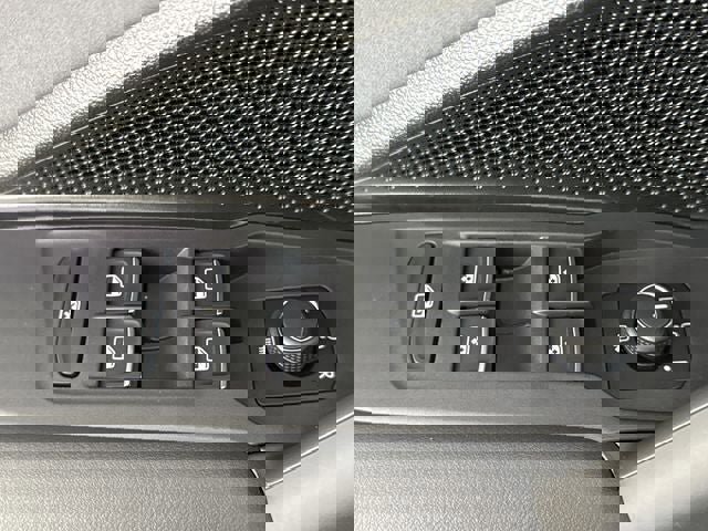 New 2026 Volkswagen Tiguan SE R-Line image 17