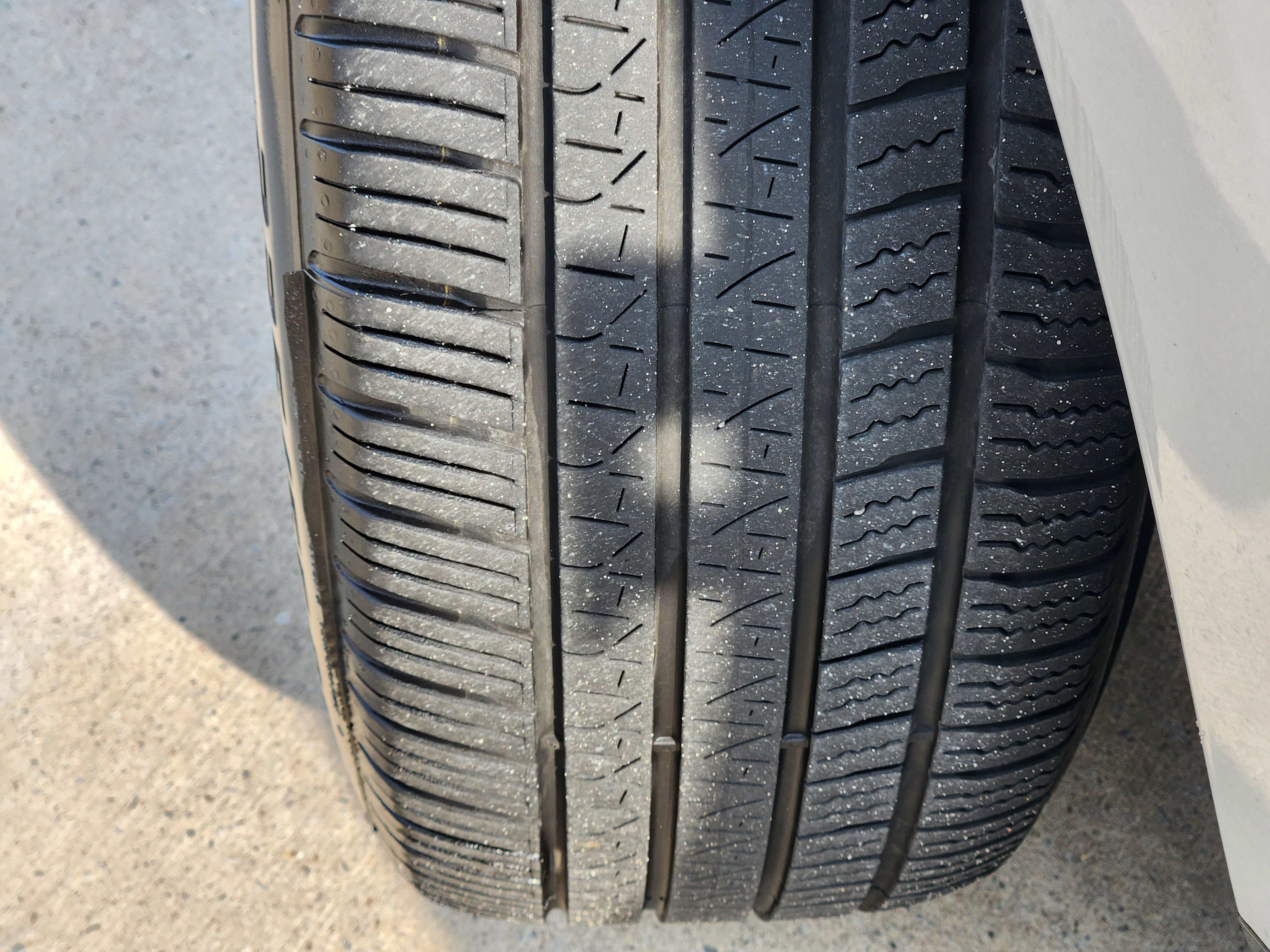 Used 2025 Land Rover Range Rover Evoque Dynamic SE image 12