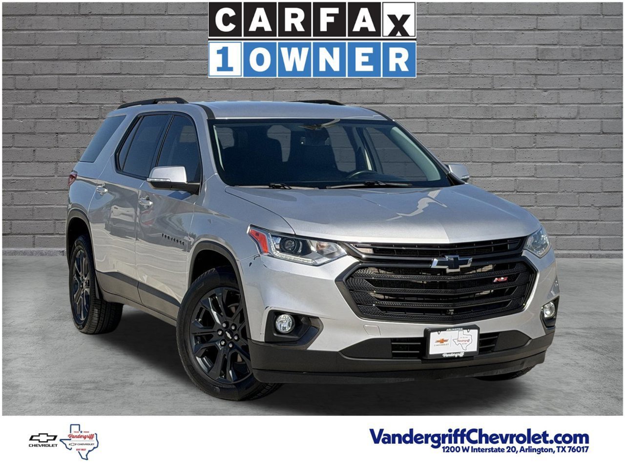 Used 2021 Chevrolet Traverse RS FWD image 2