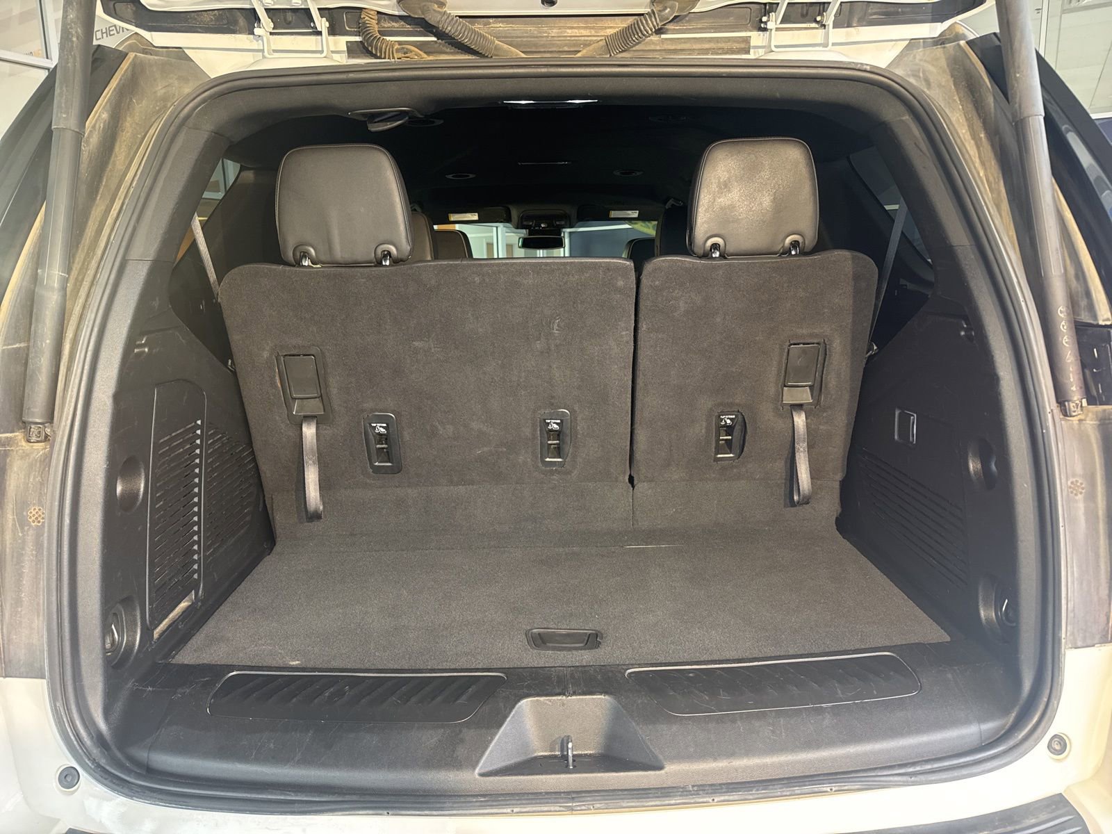 Used 2023 GMC Yukon SLT image 15