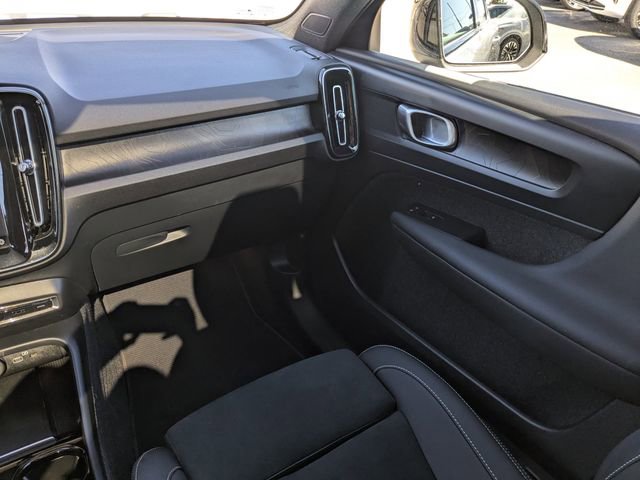 Certified 2023 Volvo C40 P8 Recharge Plus image 22