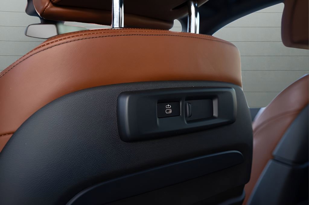 Used 2022 BMW X5 M50i w/ Executive Package AWD/4WD image 60