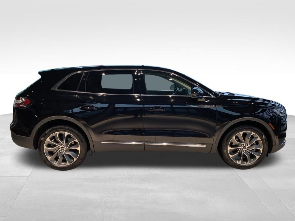 Used 2022 Lincoln Nautilus Reserve w/ Equipment Group 201A image 2