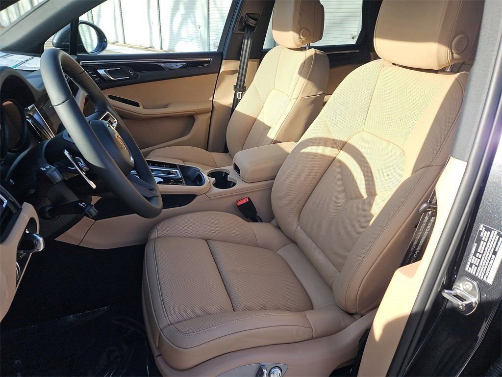New 2026 Porsche Macan image 5