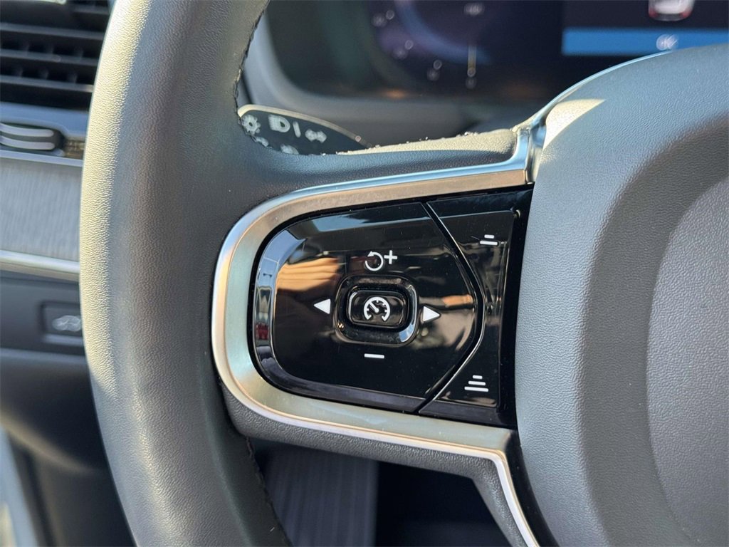 Certified 2024 Volvo XC90 B6 Ultimate w/ Protection Package Premier image 19