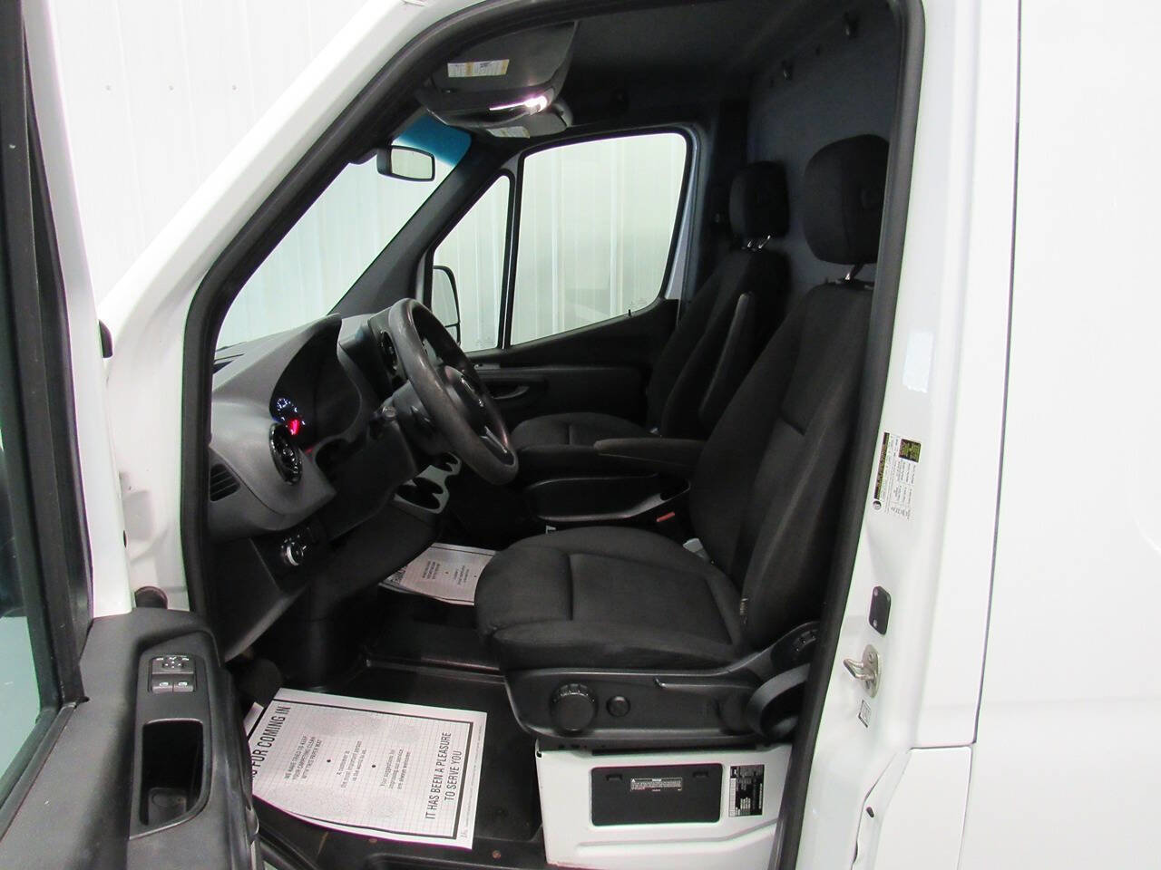 Used 2020 Mercedes-Benz Sprinter 2500 image 36