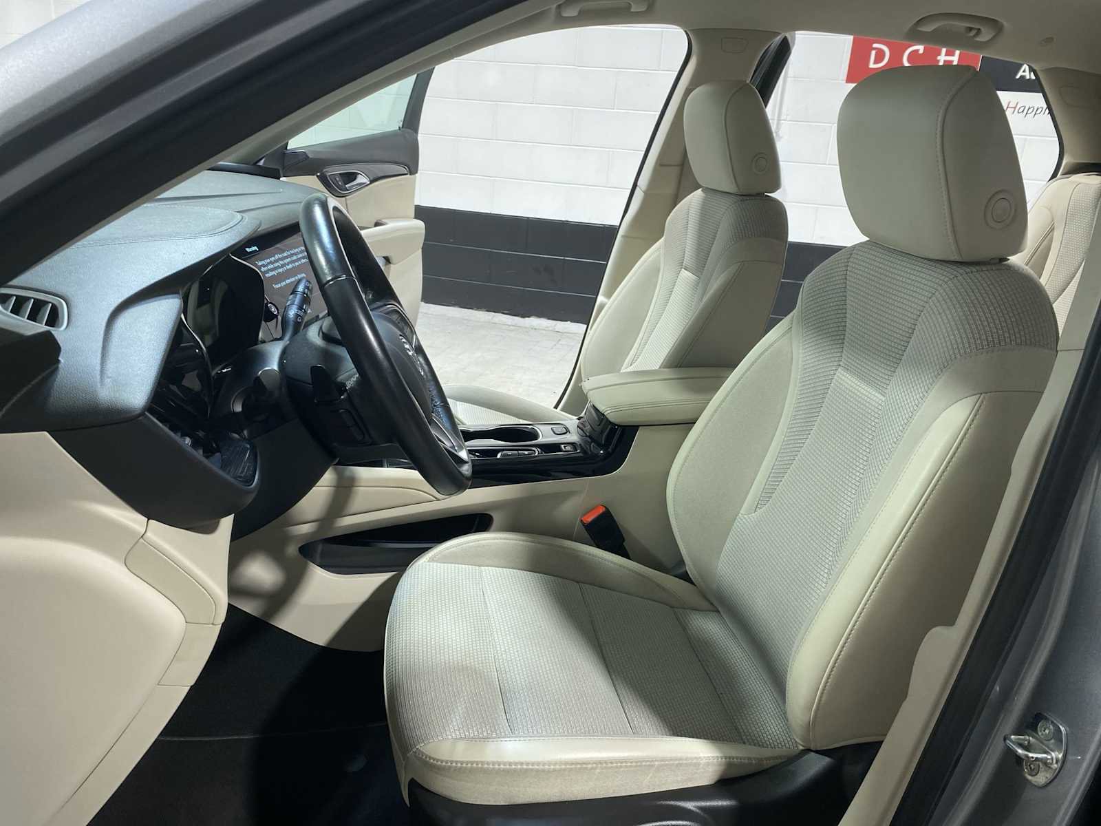 Used 2023 Buick Envision Preferred image 11