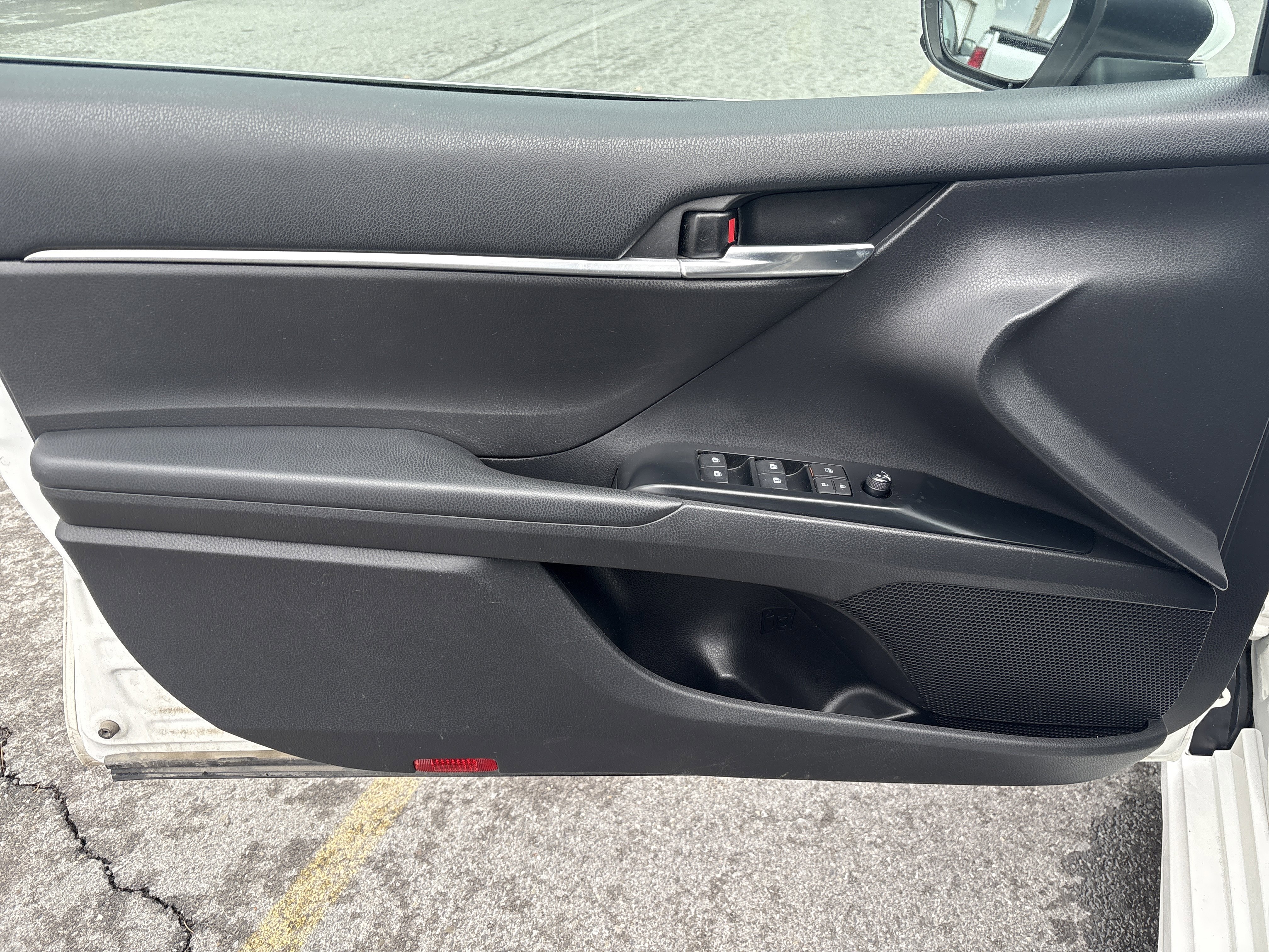 Used 2020 Toyota Camry SE image 15