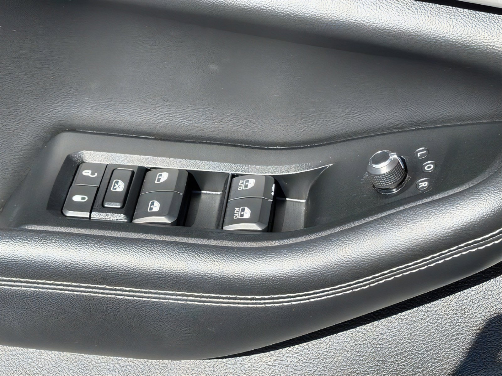 Used 2023 Jeep Grand Cherokee Limited RWD image 16